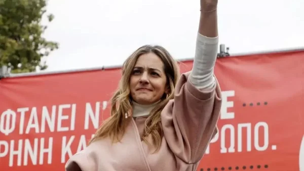 «Το πρωί επαναστάτρια, το βράδυ κοκότα καπιτάλα» - "Σάλος" στο Twitter με την Νατάσα Μποφίλιου