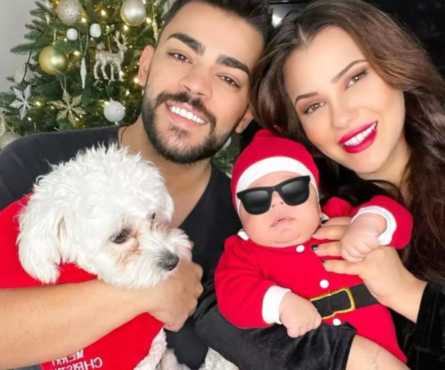 Η οικογενειακή φωτογραφία τους 