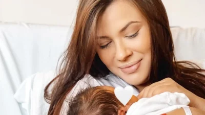 Λάουρα Νάργες: Το τρυφερό βίντεο με τον 2,5 μηνών γιο της και η "σπόντα" στον Χρήστο Σαντικάι