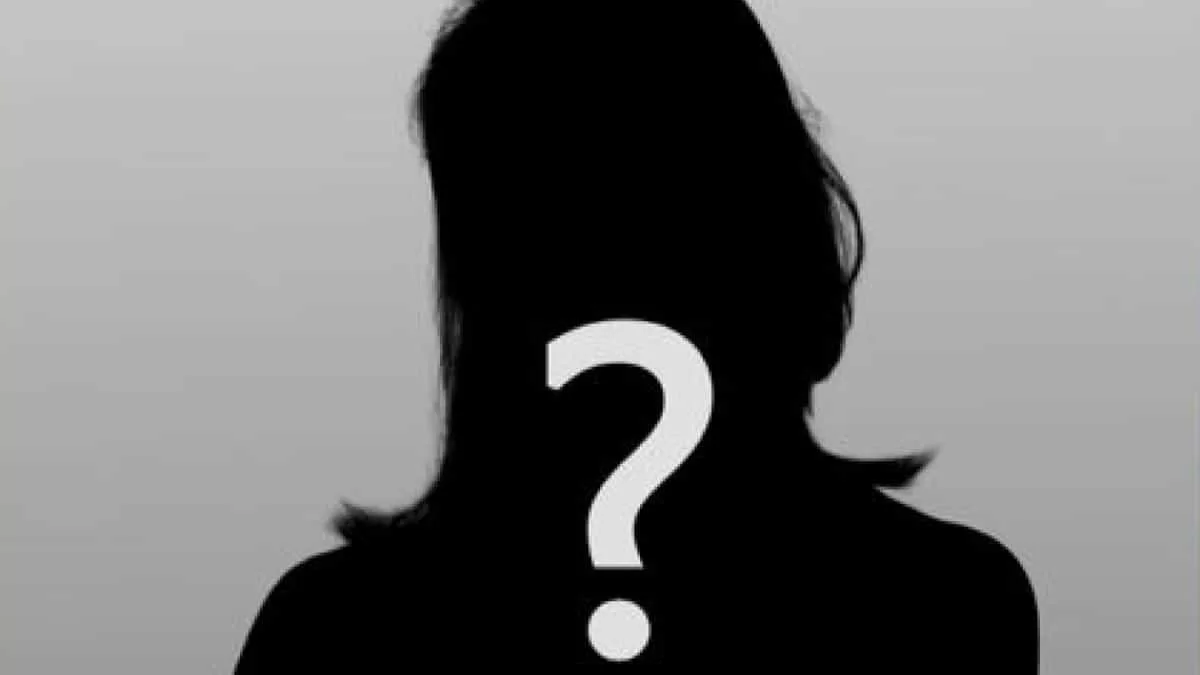 Παρουσιάστρια απειλεί τους συνεργάτες της με απόλυση - Ψάχνει απεγνωσμένα να βρει ποιος το αποκάλυψε