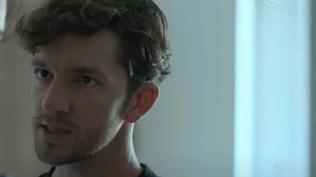 Μαύρο Ρόδο (5/12): «Δεν θα την ξανά αγγίξεις το κατάλαβες;» -Ο Πέτρος συναντά τον εραστή της μητέρας του