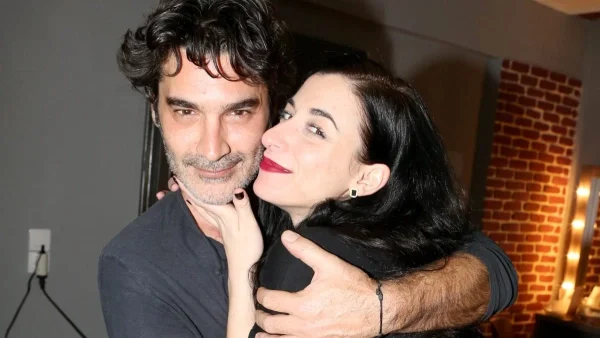 «Μέσα σε ένα βράδυ...» - Αποκαλύφθηκε η  άγνωστη σχέση του Παπαπακαλιάτη με τη Μαρίζα Ρίζου