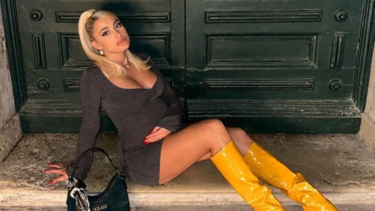 Μετά τη Μαίρη Συνατσάκη και η Ιωάννα Τούνη - Η φωτογραφία μέσα από το ιατρείο