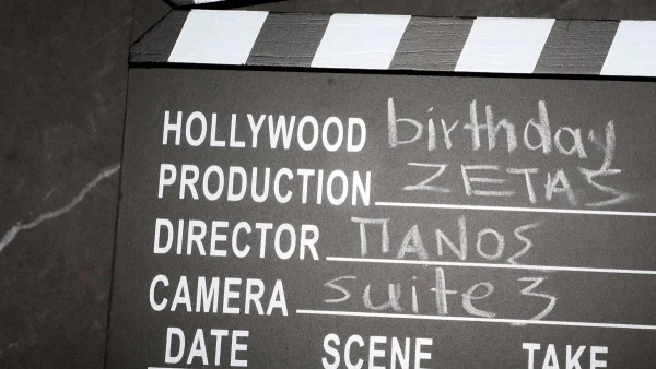 Γενέθλια για την Ζέτα Θεοδωροπούλου - Οι καλεσμένοι και η πενταόροφη τούρτα της