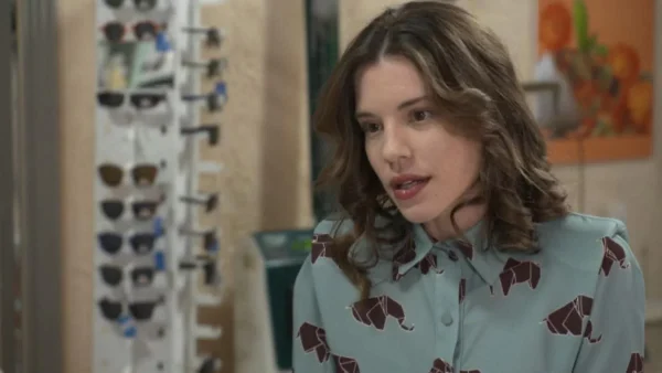 Τρία Μίλια (3/1): Η Λίζα επισκέπτεται τη Μάνια στην κλινική και προσπαθεί να μάθει αν...