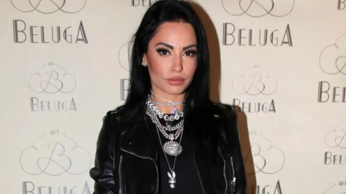 Κατάξανθη η Δήμητρα Αλεξανδράκη - Η αλλαγή στην εμφάνισή της μετά τις φήμες επανασύνδεσης με τον σύζυγό της