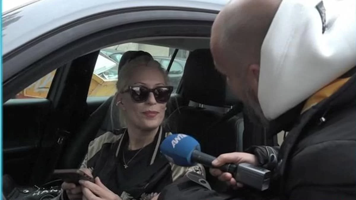 Κάλεσε το θυρωρό για να τον αποφύγει - Η αντίδραση της Μπακοδήμου σε ερώτηση για το Σεργουλόπουλο