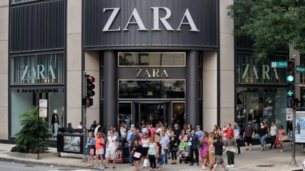 Zara: Χωράει μέσα όλα όσα χρειάζεσαι - Η πιο hot καθημερινή τσάντα τώρα μόνο με 12,99 ευρώ