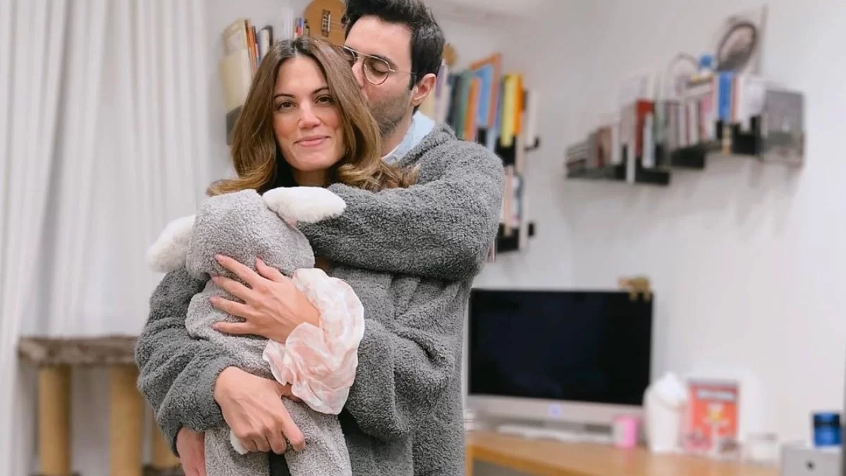 Σαν να μην γέννησε ποτέ - Το σώμα της Μαίρης Συνατσάκη έναν μήνα μετά την γέννηση της κόρης της 