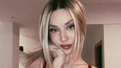 Γαρυφαλλιά Καληφώνη: Με μαύρο καρέ και αφέλειες - Αγνώριστη η σύντροφος του Χρήστου Μάστορα