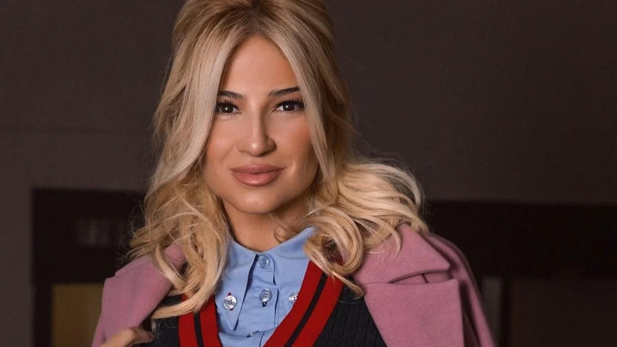 Βήμα βήμα πως να κάνεις το καθημερινό μακιγιάζ της Φαίης Σκορδά