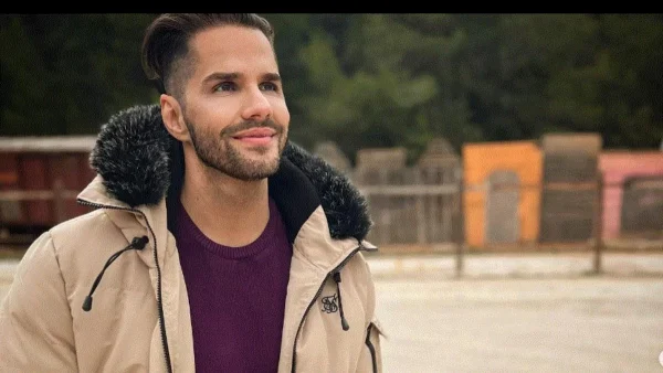 Γιώργος Τσαλίκης: Το γύρισε σε πωλητής... Hot Dog - Το βίντεο που κάνει τον γύρο του διαδικτύου