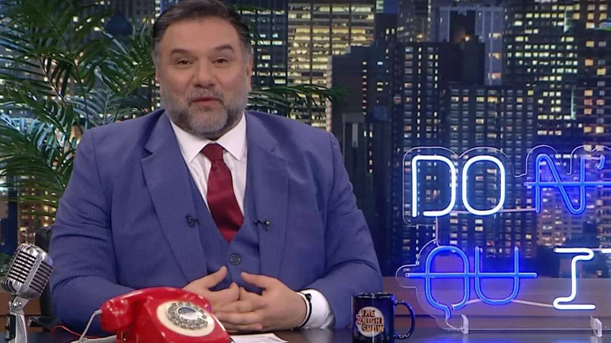 Γρηγόρης Αρναούτογλου: Συγκίνηση στην έναρξη του The 2night show - Το βίντεο έκπληξη για την γιορτή του