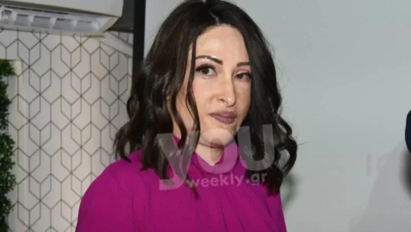 Εκτάκτως στο νοσοκομείο η Ιωάννα Παλιοσπύρου - Ανατριχιάζει η φωτογραφία με το χέρι της