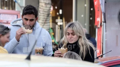 Αποκλειστικό: Η κίνηση της Κόνι Μεταξά όταν πήρε χαμπάρι τους φωτογράφους