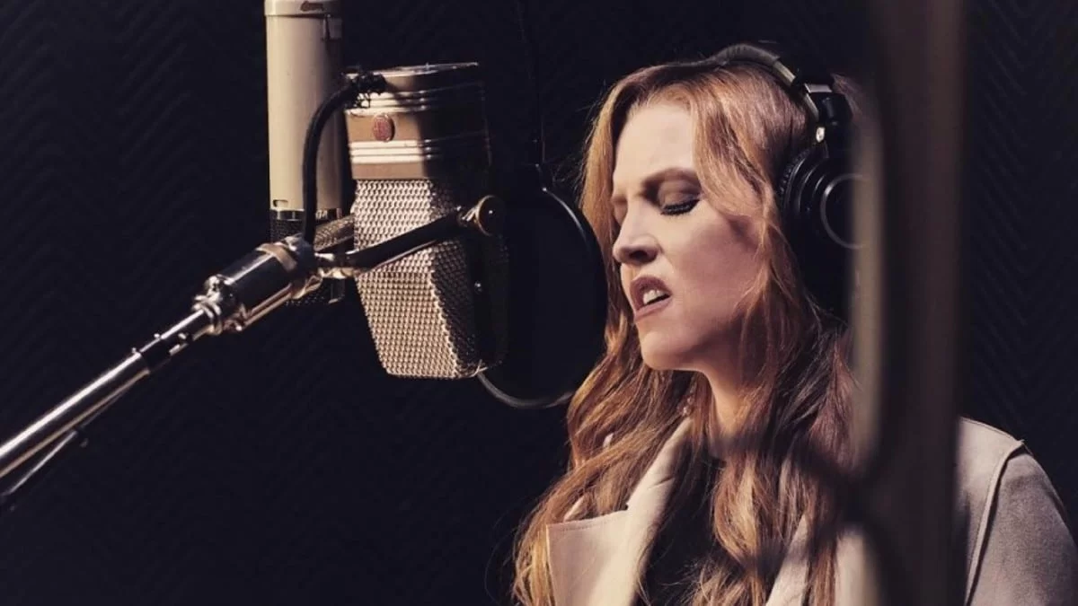 «Θα βρεθεί και πάλι με το γιο της» - ''Ραγίζει'' καρδιές ο πρώην σύζυγος της Λίζα Μαρί Πρίσλεϊ για το θάνατό της