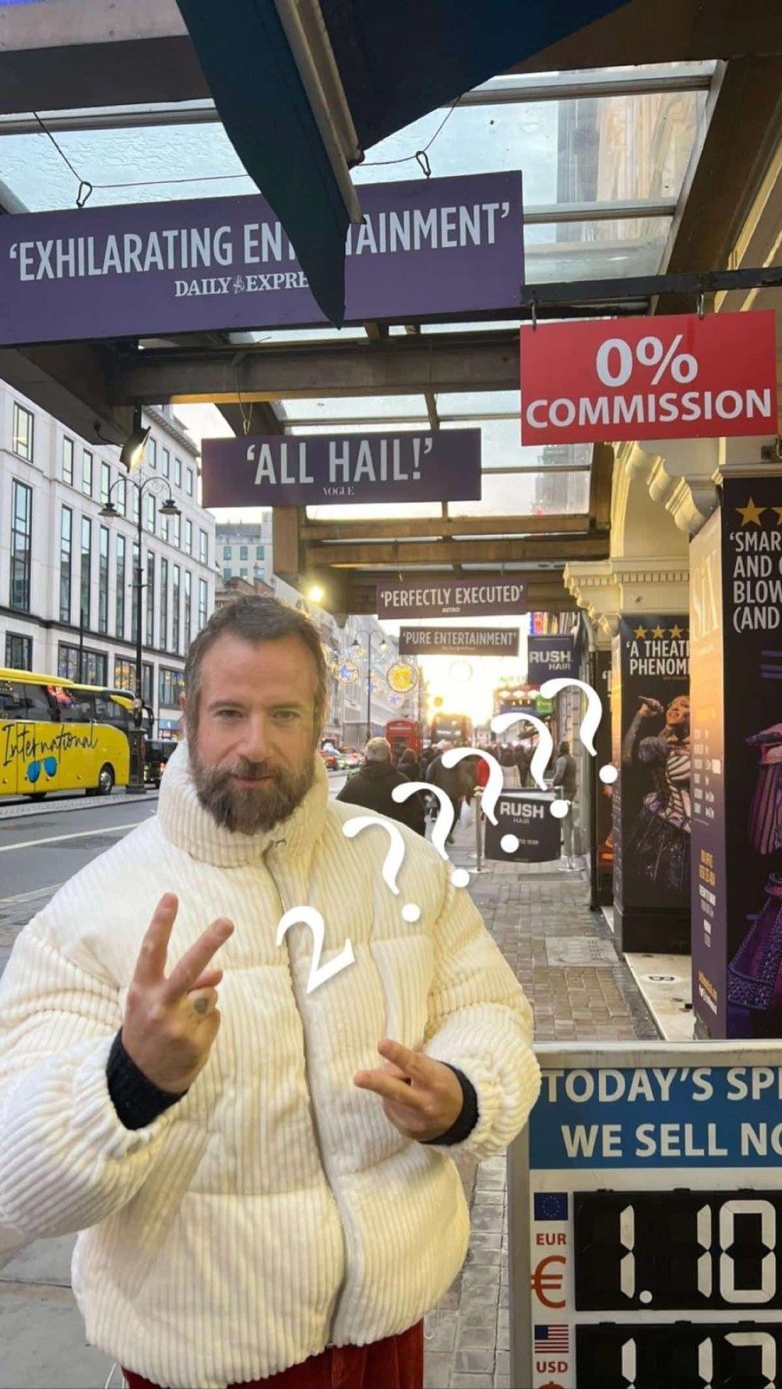 Κωστής Μαραβέγιας μαλλιά