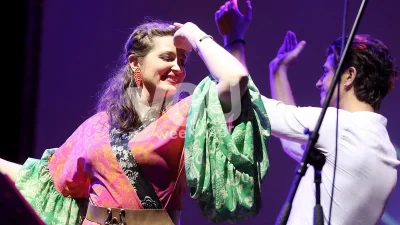 Όπως δεν την έχουμε ξαναδεί! Τα "έσπασε" μέχρι το πρωί στα μπουζούκια η Μαρία Κίτσου - Τι συνέβη με την Άννα Βίσση