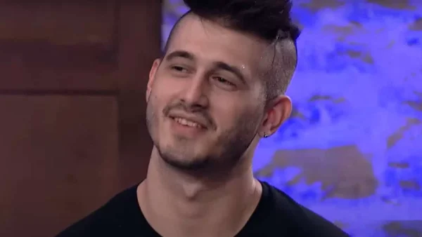 MasterChef: «Είχα τρελό έρωτα με...» - Αμηχανία στο πλατό του STAR με την αποκάλυψη διαγωνιζόμενου