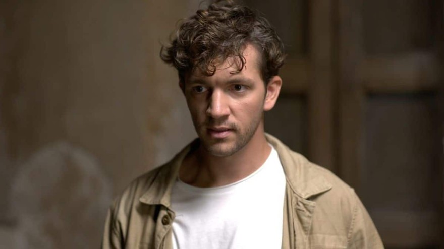 Μαύρο Ρόδο η ελισαβετ μενει με τον πετρο