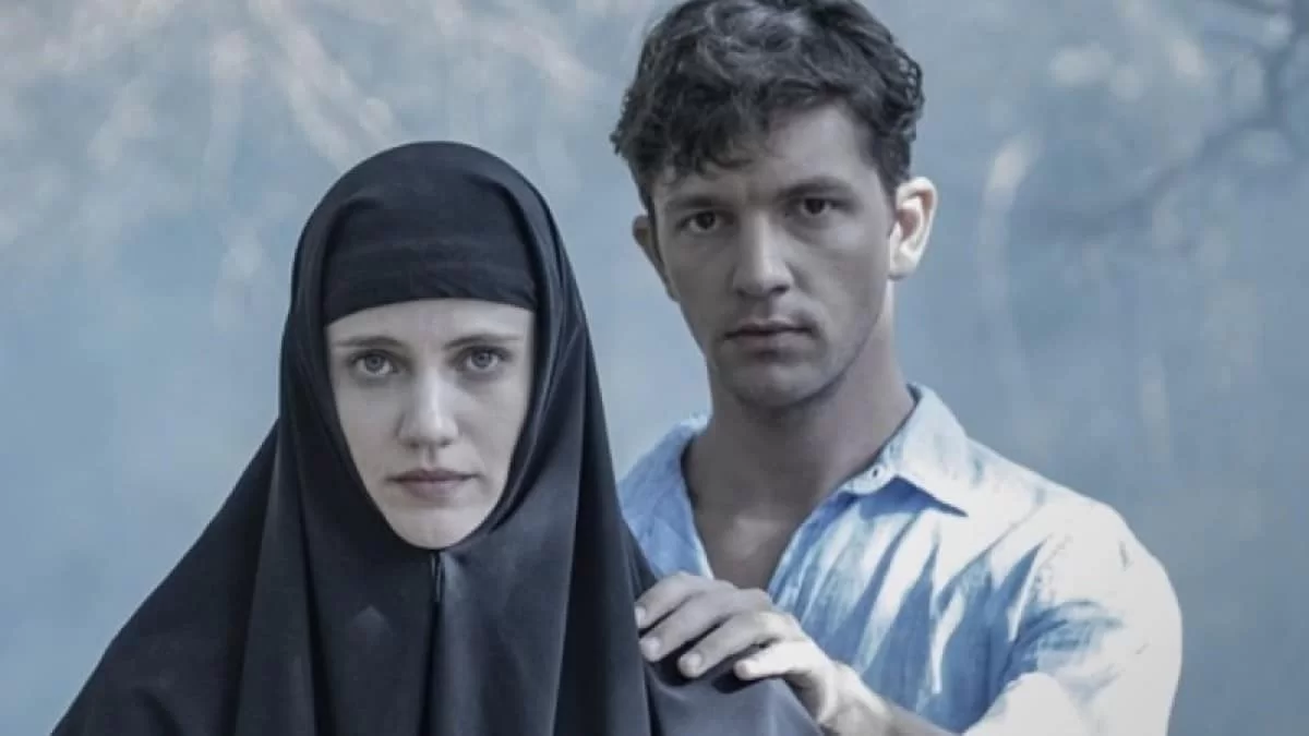 Φήμες λένε πως είναι ζευγάρι με τον Αργύρη Πανταζάρα - Ξανθιά και κούκλα η ηθοποιός που εισβάλει στο Μαύρο Ρόδο