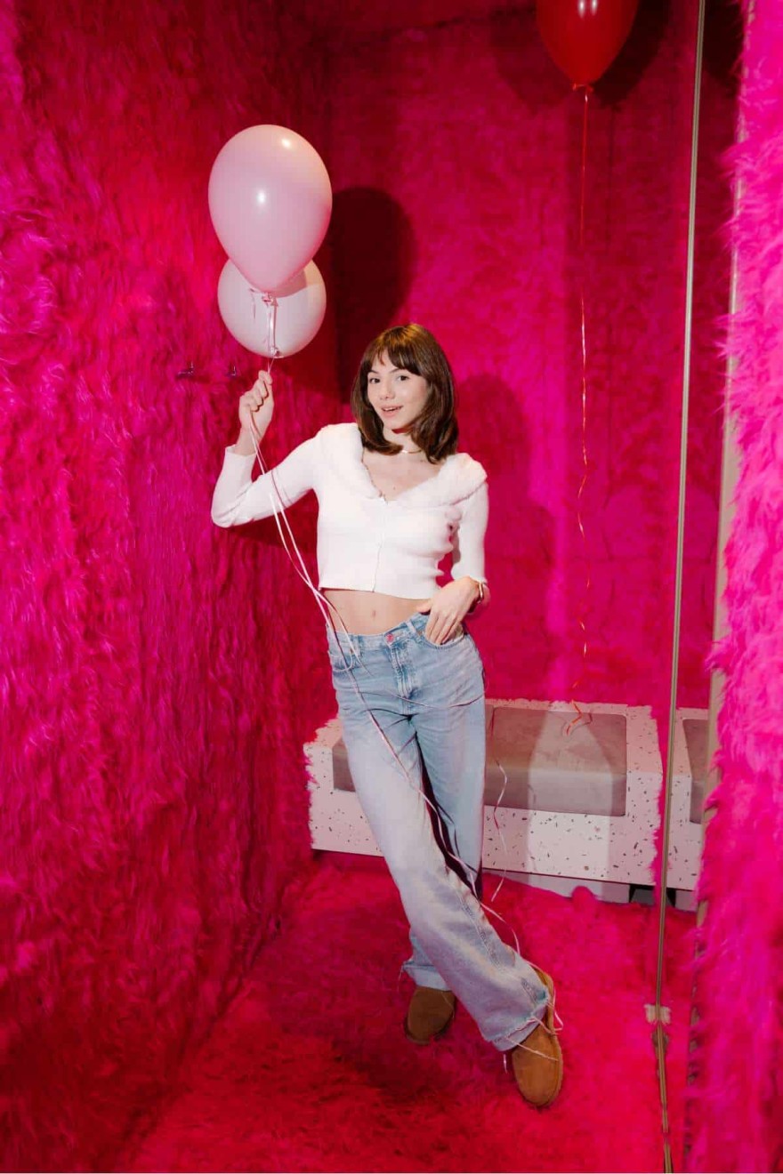 Λαμπεροί καλεσμένοι & Χριστουγεννιάτικη διάθεση στο άνοιγμα του πρώτου καταστήματος UGG