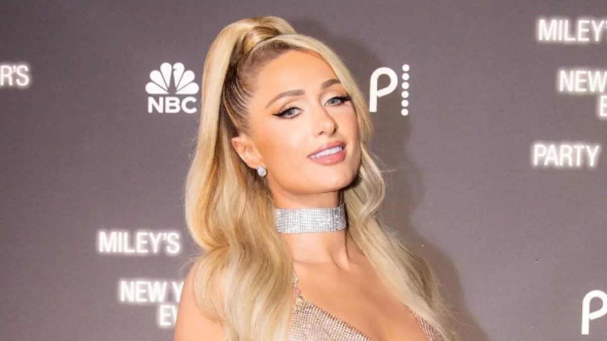 Η Πάρις Χίλτον έγινε μαμά για πρώτη φορά μέσω παρένθετης - Η φωτογραφία με το νεογέννητο μωρό