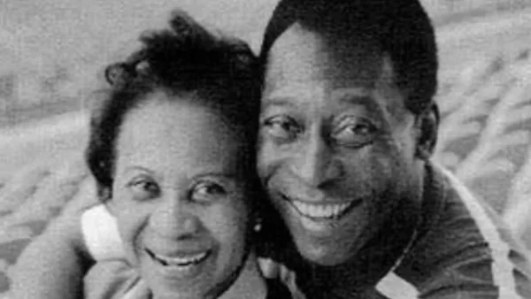 Η μητέρα του δεν ξέρει ότι πέθανε ο γιος της - Η αποκάλυψη της αδερφής του Πελέ για την κατάστασή της