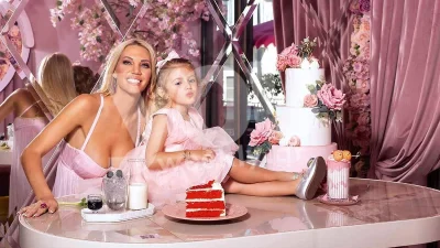 Σάσα Μπάστα: Αποκλειστικό! Φωτογραφίζεται με την κόρη της και μιλά για το επόμενο παιδάκι της