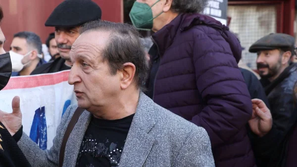 «Πόση αγραμματοσύνη έχουν τόσοι...»: Έξαλλος ο Σπύρος Μπιμπίλας με δημοσιογράφο