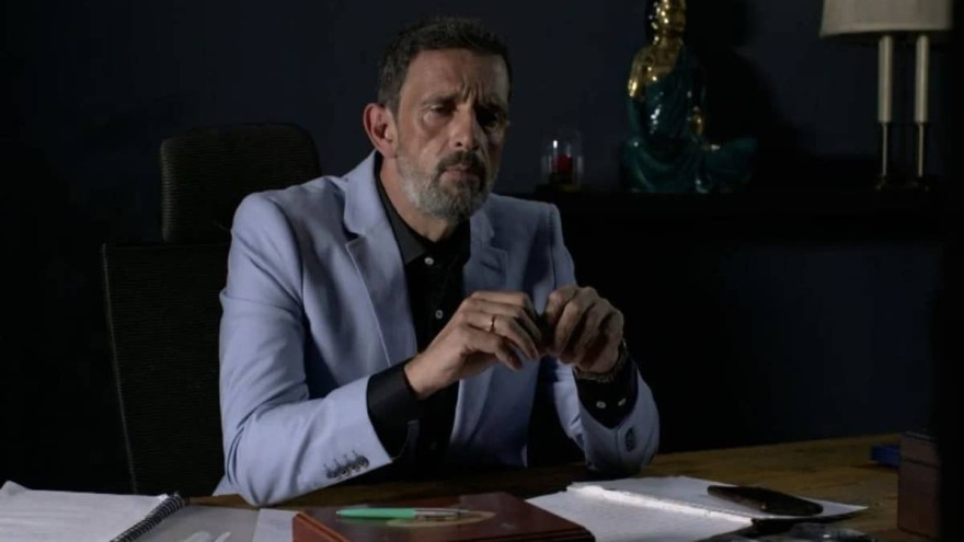 Μαύρο Ρόδο: «Ο Θέμης είναι πατέρας μου!»