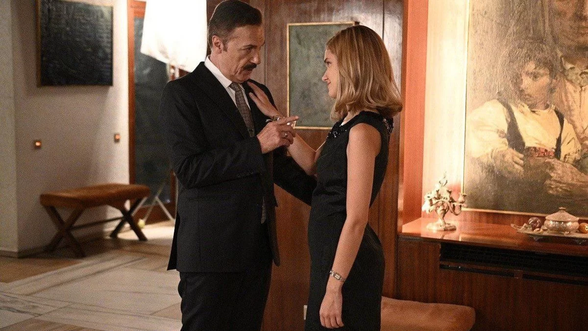 Παράδεισος των κυριών (6/2): «Ή θα μου πεις πού βρήκες τόσα λεφτά ή θα σε θάψω εδώ μέσα» - Σκηνές που καθηλώνουν