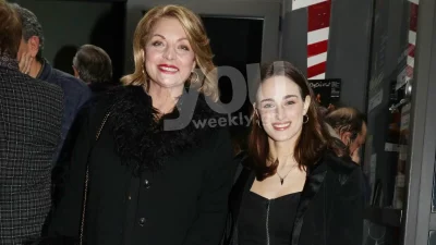 Όσο μεγαλώνει της μοιάζει ολοένα και περισσότερο - Η βραδινή έξοδος της Άντζελας Γκερέκου με την κόρη της, Μαρία