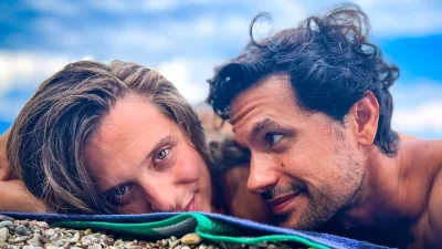 Σφιχτά αγκαλιασμένοι χωρίς το μωρό - Full in love ο Ορφέας Αυγουστίδης με τη Γεωργία Κρασσά