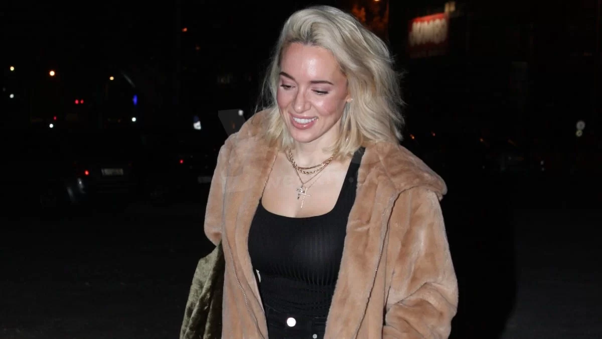 Μετά το ξανθό άλλαξε και κούρεμα - Η απίστευτη αλλαγή της Καλομοίρας