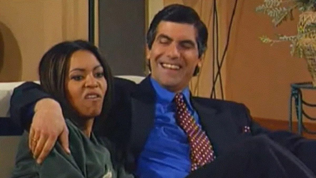 Πανέμορφη και με αφάνα μαλλί - Σπάνια εμφάνιση για την "Δεβόρα" 25χρόνια μετά το "Εκείνες και εγώ" στο πλάϊ του Γιάννη Μπέζου