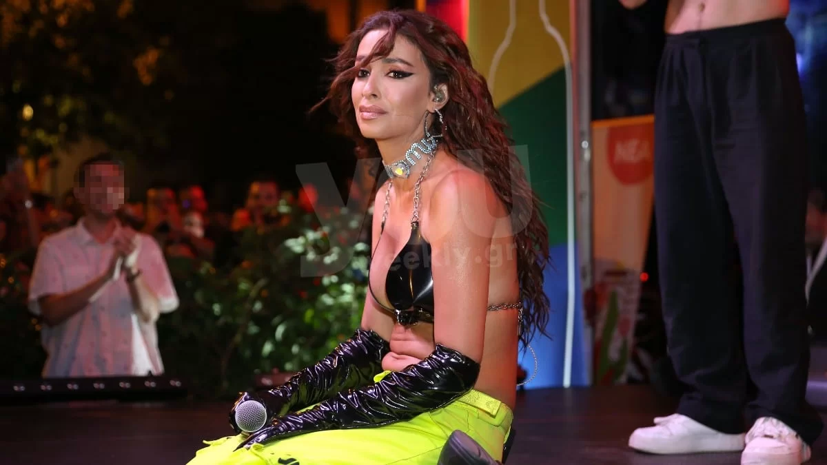 Πάνω σε μπάλα γυμναστικής με μαύρη ολόσωμη φόρμα - Οι νέες φωτογραφίες της Ελένης Φουρέιρα λιγο πριν γεννησει