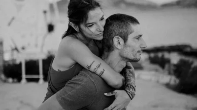 Με φουσκωμένη κοιλιά και αγκαλιά με τον σύζυγό της - Η τρυφερή φωτογραφία της Εριέττας Κούρκουλου