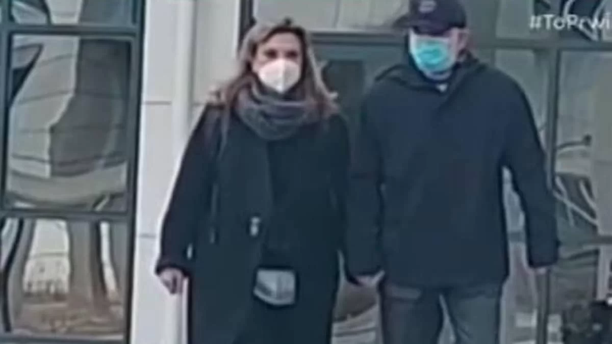 Μπήκαν από την πίσω πόρτα - Χέρι χέρι με την Ελπίδα Νίνου στο δικαστήριο ο Πέτρος Φιλιππίδης