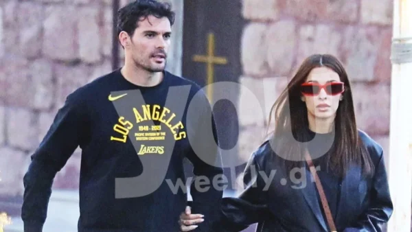 Εξιτήριο για την Ελένη Φουρέιρα και το νεογέννητο - Η φωτογραφία με τον Αλμπέρτο Μποτία μέσα από το μαιευτήριο