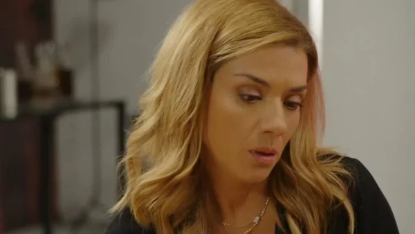 Μαίρη Μαίρη Μαίρη (3/2): Άλλο ένα μεγάλο ερωτικό δίλημμα για τη Μαίρη