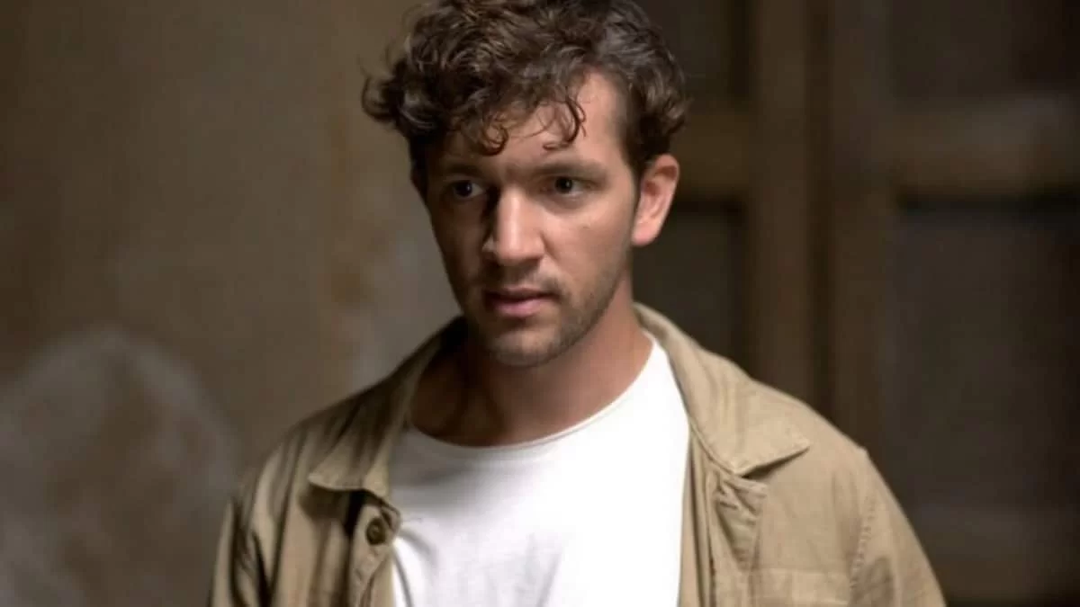 «Θα σου τινάξω τα μυαλά στον αέρα» - Τον απειλεί με όπλο! Τρόμος στο Μαύρο Ρόδο