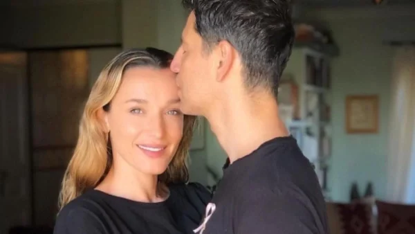 Full in love μετά από 23 χρόνια σχέσης - Το τρυφερό βίντεο που αφιέρωσε ο Ρουβάς στη Ζυγούλη στη γιορτή των ερωτευμένων