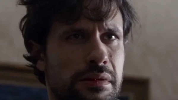 Σασμός: «Καλά ήσουν πεθαμένος τόσο καιρό» - Ο Παύλος χαστούκισε τον Αστέρη και το Twitter εξοργίστηκε