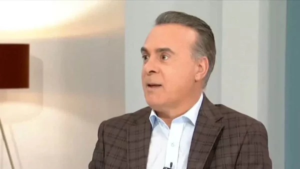 Άναυδη η Μελιτά - Έπεσε τρελό γέλιο πλατό της ΕΡΤ με το "ραβασάκι" στο αυτοκίνητο του Σεργουλόπουλου