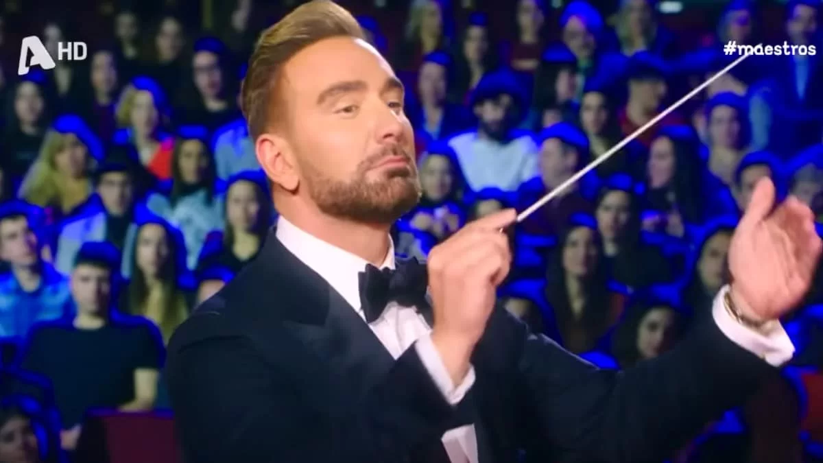 J2US: Ο Κοκλώνης μαέστρος και το "Μάτι Έχω" αλά όπερα - Το ξεκαρδιστικό τρέιλερ του νέου κύκλου