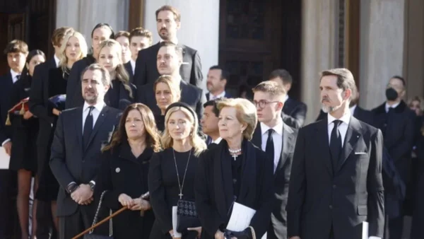 Τεως βασιλιάς Κωνσταντίνος: Η ανακοίνωση της οικογένειας για το μνημόσυνο και οι 250 προσκεκλημένοι