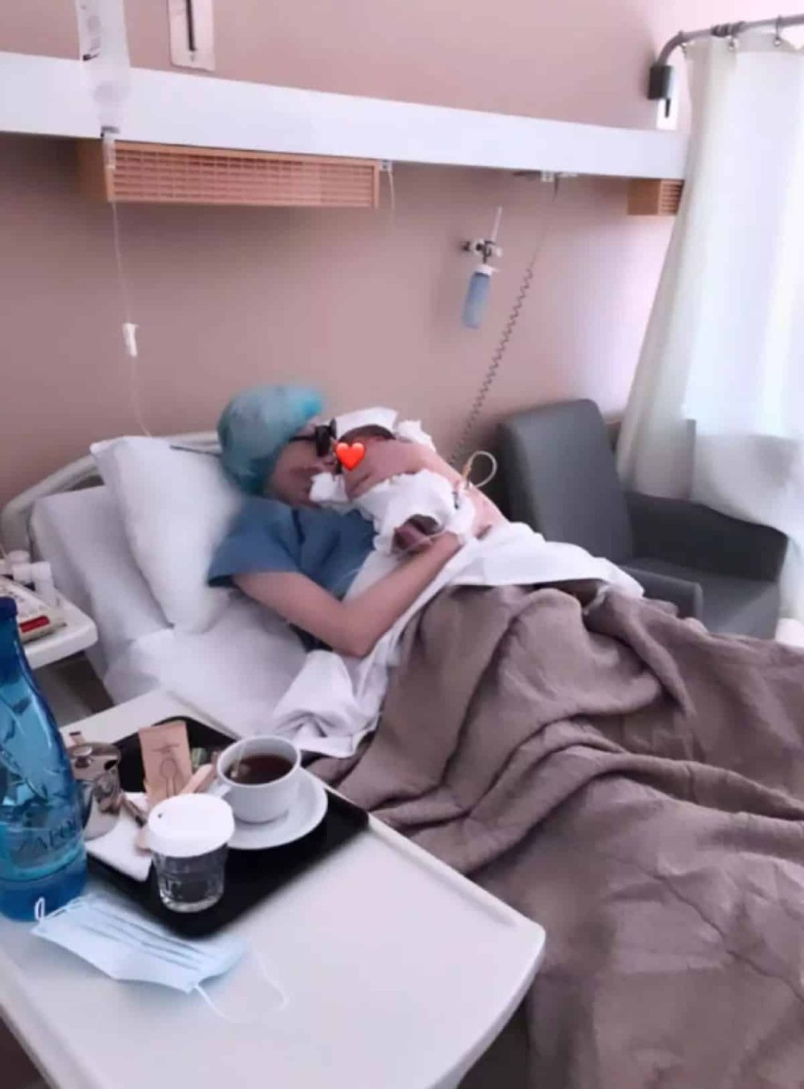 Τζούλια Αλεξανδράτου - Γέννησε