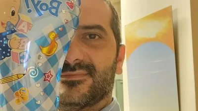 Για ψάρεμα με το νεογέννητο γιο του ο Λεωνίδας Κουτσόπουλος - Η φωτογραφία από το σημείο