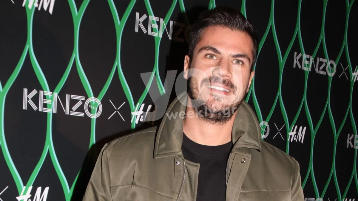 Της φόρεσε κάλτσες με φτερά και την έκανε αεροπλανάκι - "Έλιωσε" το instagram με την ανάρτηση του Άκη Πετρετζίκη